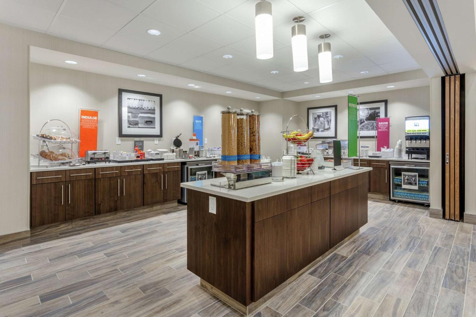 Hampton Inn & Suites Burlington Eksteriør billede